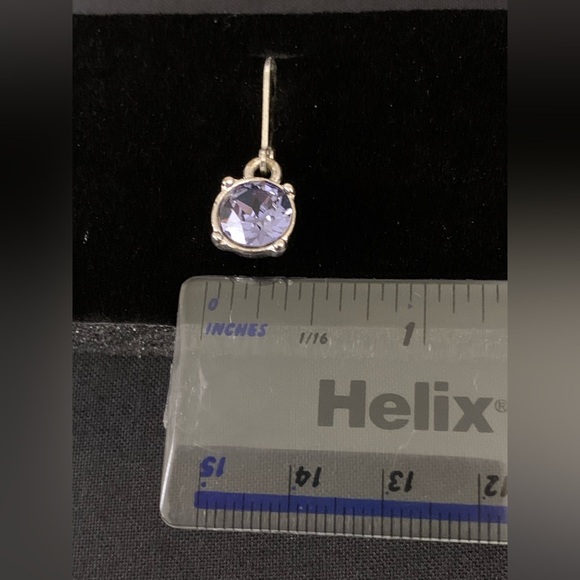 Elegant silver tone tanzanite colored simulant lever back earrings - Picture 7 of 11